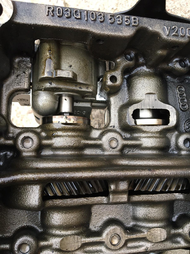 2011 AUDI A4 B8 BRE BLB CAG ENGINE OIL PUMP and balance shaft module 2