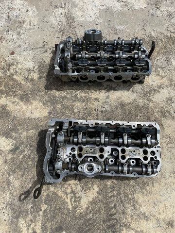 PAIR OF CYLINDER HEADS, ENGINE HEAD, BMW, M5, M6, X5, X6, 4.4 V8 TWIN TURBO, CHARGED, ENGINE, S63, S63B44, 7603475 05, 784549507, 7603471 05, 784549206,