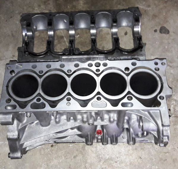 ENGINE CYLINDER BLOCK AND CRANKSHAFT HOUSING 2.4 DIESEL D5 D5244T15 T1 ...