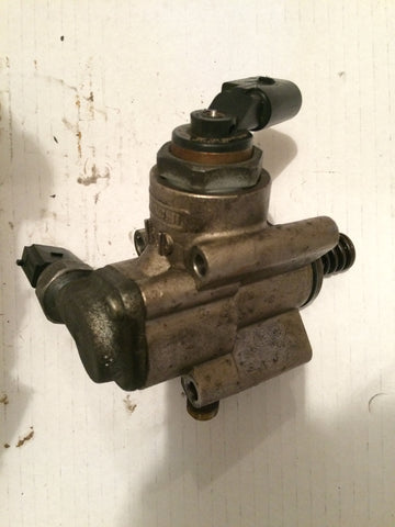 AUDI A4 B7 A3 TT A6  VOLKSWAGEN VW EOS JETTA BORA PASSAT GOLF VENTO  SEAT LEON TOLEDO ALTEA  2.0 TFSI PETROL ENGINE / 147 KW  2004 2005 2006 2007 2008 2009 AXX BGB BWA 06F127025B USED HIGH PRESSURE FUEL PUMP